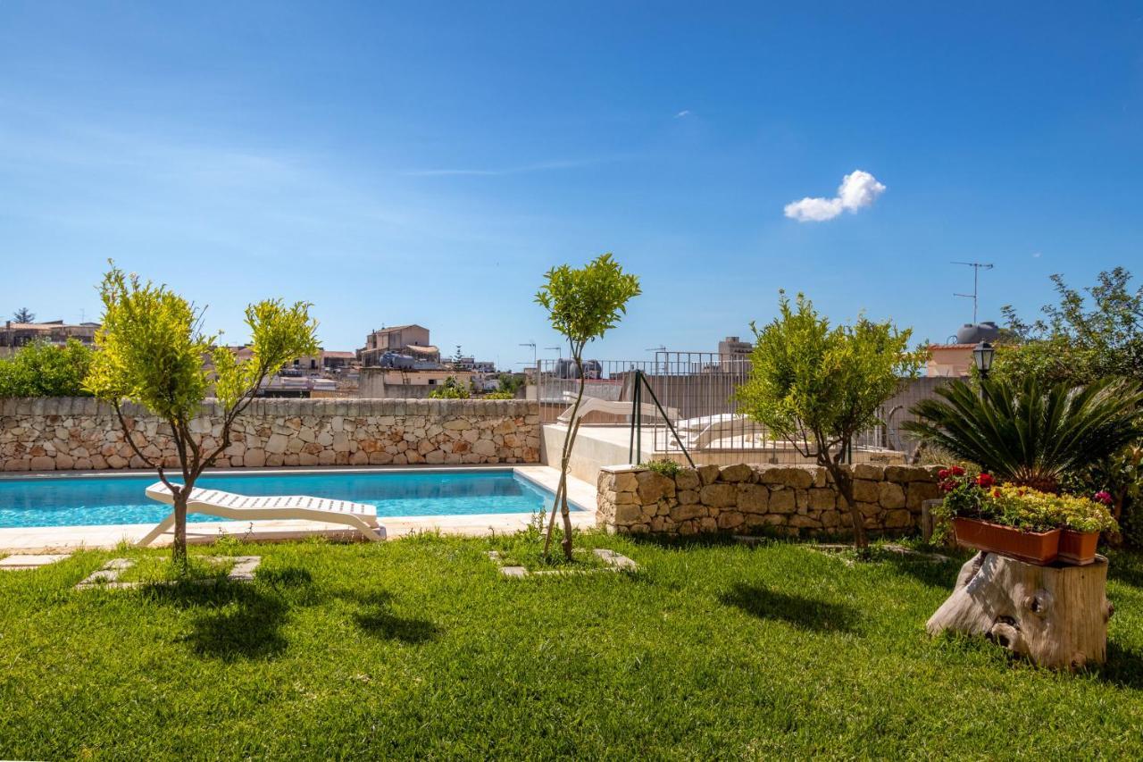 Villa Rosaria Rooms Noto Exterior foto